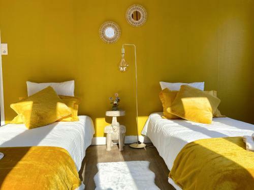 Hostal �meraude