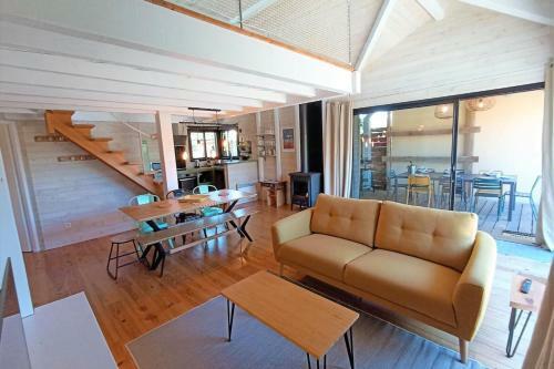 Very Nice Wood Frame House With Garden