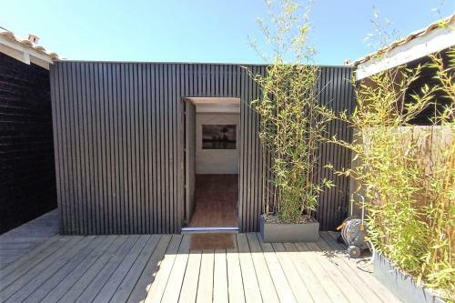 Very Nice Wood Frame House With Garden