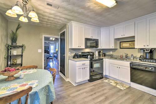 Portsmouth Apartment - 3 Blocks From Water!