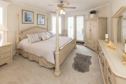 Seaside Sanctuary Oceanfront- Pool Open Year Round