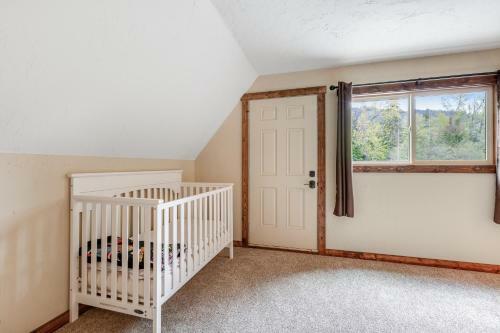 Riverfront Retreat At Lavender Lake