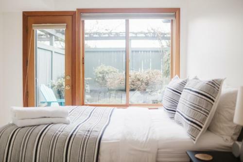 Waterfront Rooftop Deck On Lake Union 3br 3ba Extended Stay