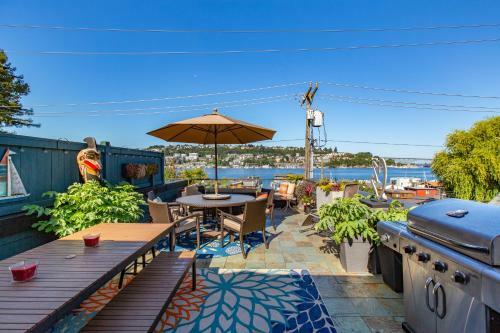 Waterfront Rooftop Deck On Lake Union 3br 3ba Extended Stay