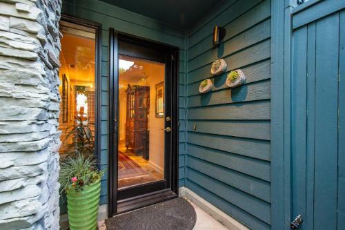 Waterfront Rooftop Deck On Lake Union 3br 3ba Extended Stay