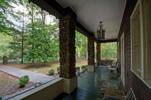 Greenbrier River Hideaway W/ 11 Acres Of Frontage!