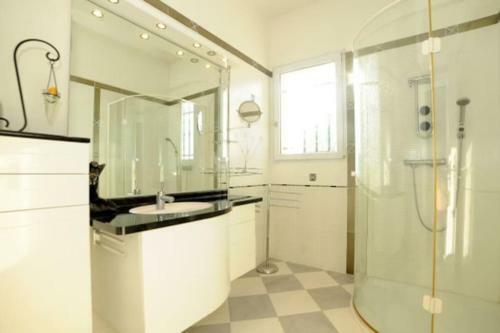 Villa Mougins Yourhosthelper