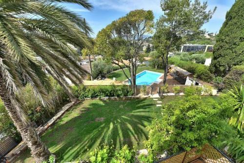 Spacieuse Villa Avec Piscine Aux Abords De Cannes