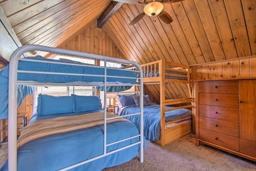 Serene Lakefront Escape Boat Dock And Grill!