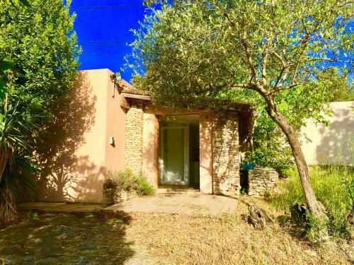 Villa Avec Piscine Sur Les Hauts De N�mes