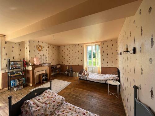 Jolie Maison De Campagne Arbor�e