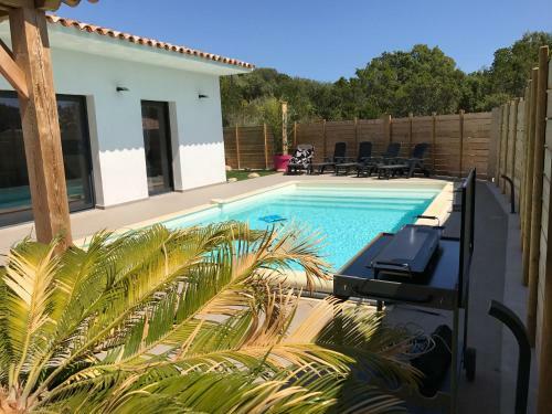Villa 300m De La Plage De Pinarello Avec Piscine Privee