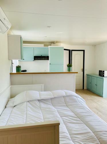 Charmant Chalet Avec Terrasse Et Acc�s Piscine.