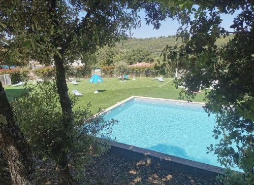 Joli Chalet Avec Grande Terrasse Et Acc�s Piscine