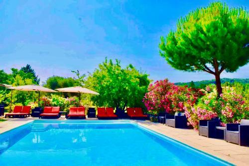 Villa Superb Property With Views
