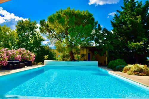 Villa Superb Property With Views