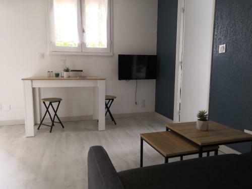 Apartamento Plage, Agr�able, Refait � Neuf, Top Lit, H�te R�actif, Terrasse, Soleil, Paisible.
