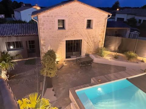 Maison Chaleureuse Avec Piscine Et Parking