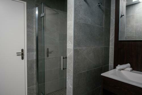 Hotel Cottages De France Cdg