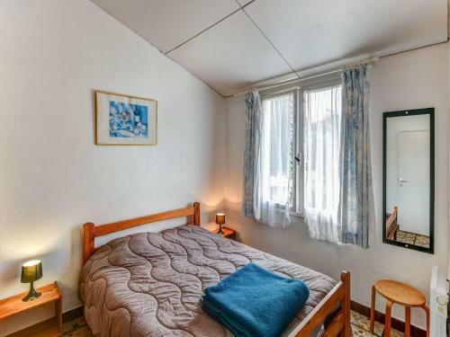 Simplistic Holiday Home In Saint-savinien With Garden