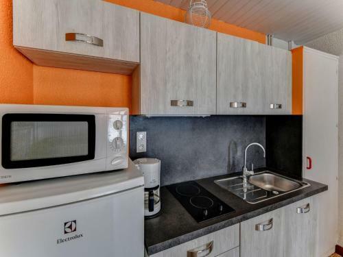 Snug Holiday Home In Saint-savinien With Private Terrace