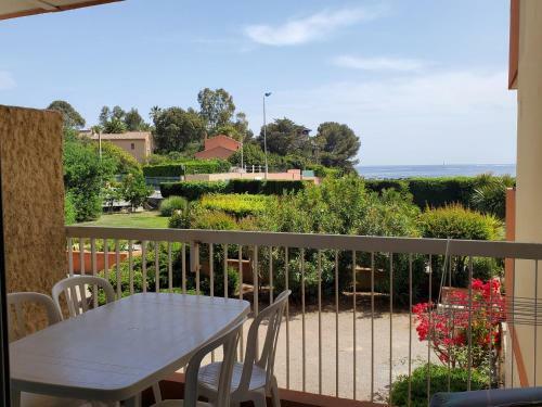 Apartamento Saint-raphael La Peguiere Face A La Plage Vue Mer