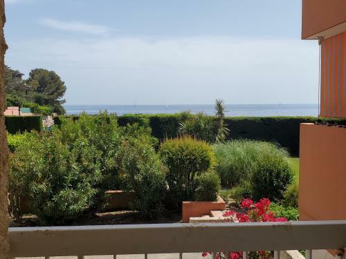 Apartamento Saint-raphael La Peguiere Face A La Plage Vue Mer