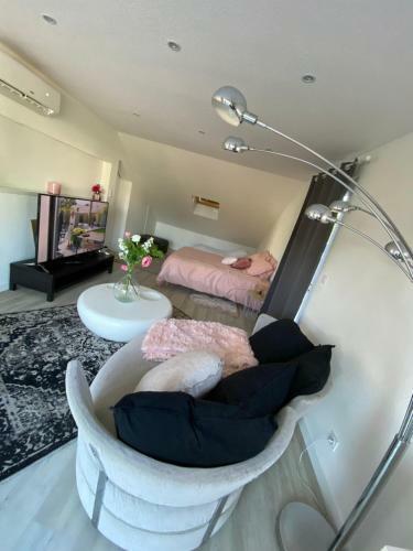 Bed & Breakfast Agr�able Chambre D?h�te Calme Avec Piscine