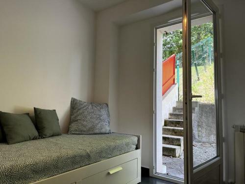 Villa Urrugne, 3 Bedrooms, 6 Persons - Fr-1-239-770