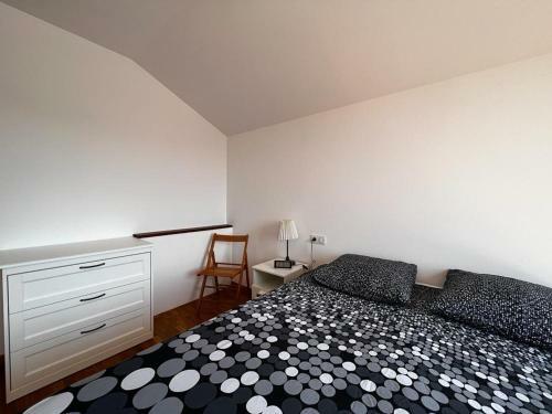Villa Urrugne, 3 Bedrooms, 6 Persons - Fr-1-239-770