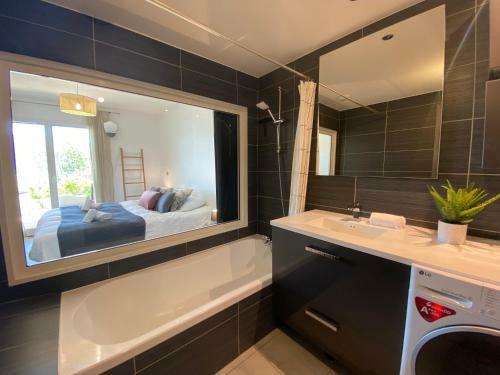 Apartamento Lake & Mountain View - Piscine, Parking, Terrasse