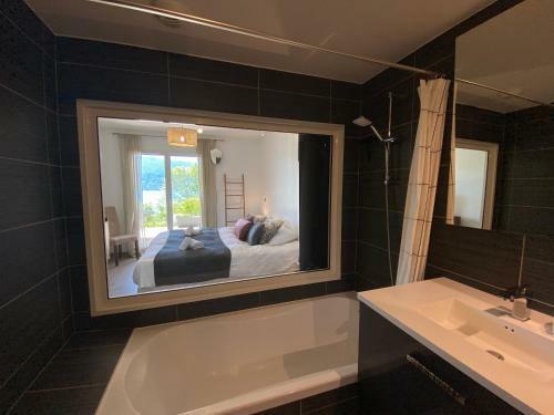 Apartamento Lake & Mountain View - Piscine, Parking, Terrasse