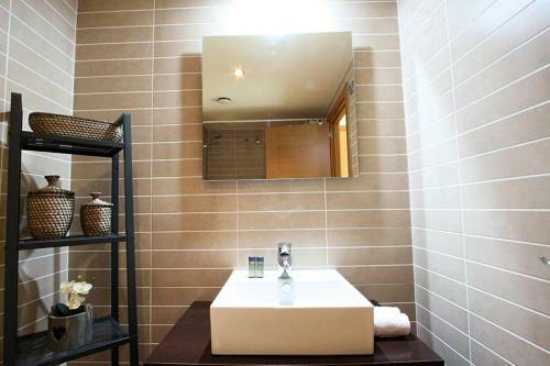 Mazi Apartments City Center