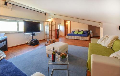 Beautiful Home In Monteroduni With Wifi And 2 Bedrooms