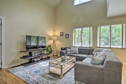 Lovely Ocean Pines Home With Loft And Pool Access