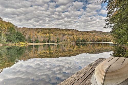 Lakefront Berkshires Retreat With Deck, Dock And Boat!