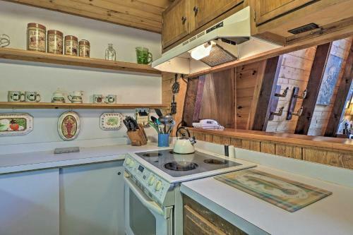 Lakefront Berkshires Retreat With Deck, Dock And Boat!