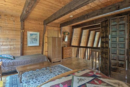 Lakefront Berkshires Retreat With Deck, Dock And Boat!