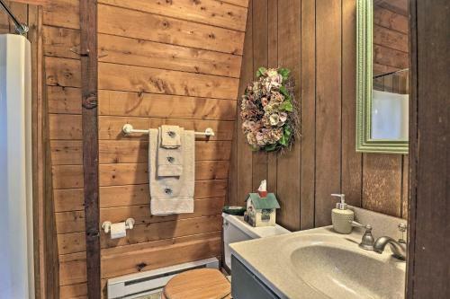 Lakefront Berkshires Retreat With Deck, Dock And Boat!