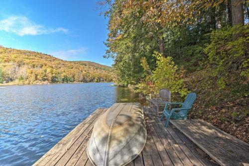 Lakefront Berkshires Retreat With Deck, Dock And Boat!