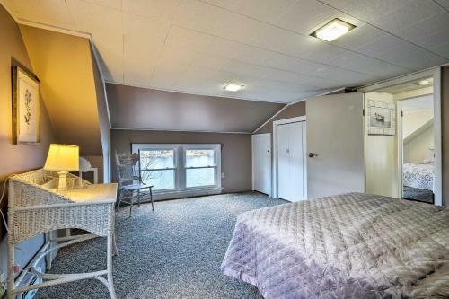 Picturesque Cottage With Sunroom On Ashmere Lake!