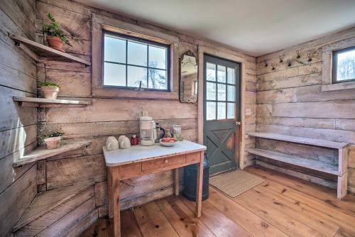 Serene Great Barrington Cottage With Fire Pit!