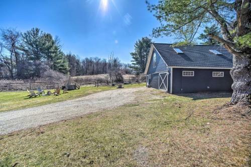 Serene Great Barrington Cottage With Fire Pit!