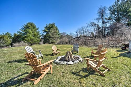 Serene Great Barrington Cottage With Fire Pit!