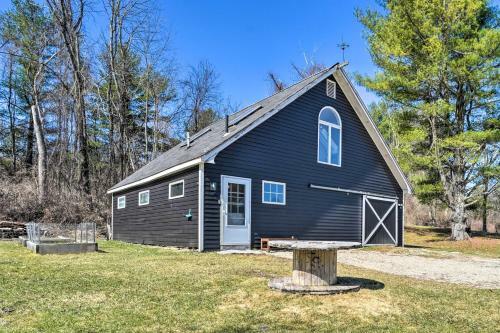 Serene Great Barrington Cottage With Fire Pit!