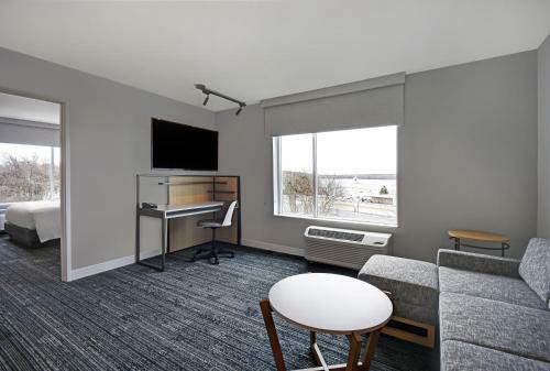 Hotel Towneplace Suites By Marriott Fall River Westport