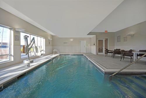 Hotel Towneplace Suites By Marriott Fall River Westport