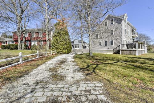 Multi-level Marion House Loft, Deck And Ocean Views
