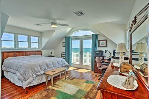 Sunny Beach House Getaway - Steps From Water!