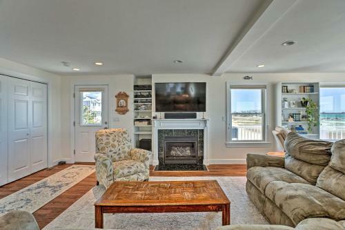 Sunny Beach House Getaway - Steps From Water!